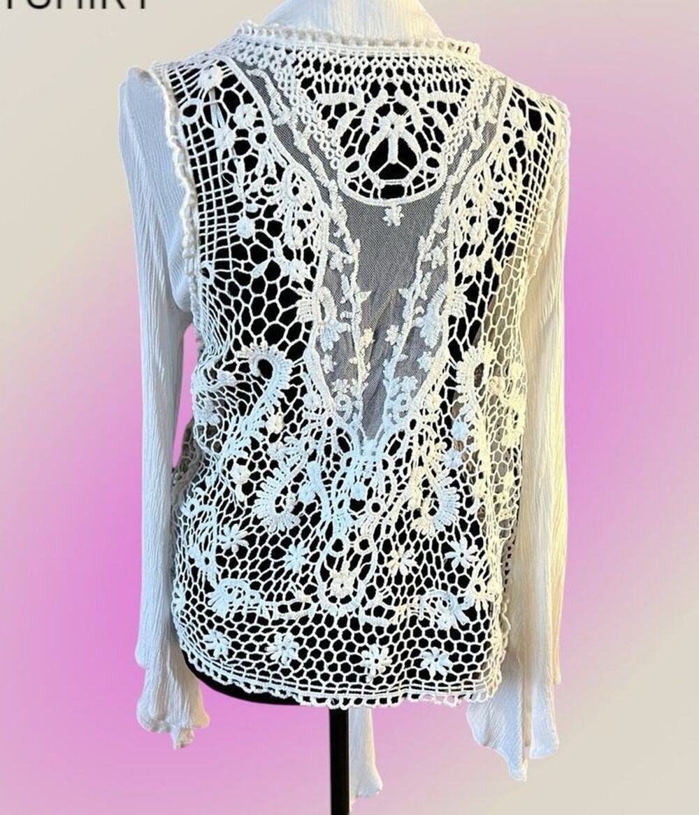 GUESS-LOS ANGELES women’s size M crochet look open front cardigan